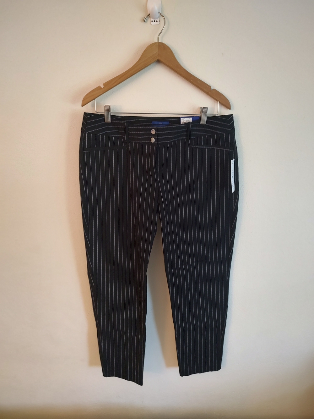 Apt. 9 Black Pinstripe Cropped Pants
